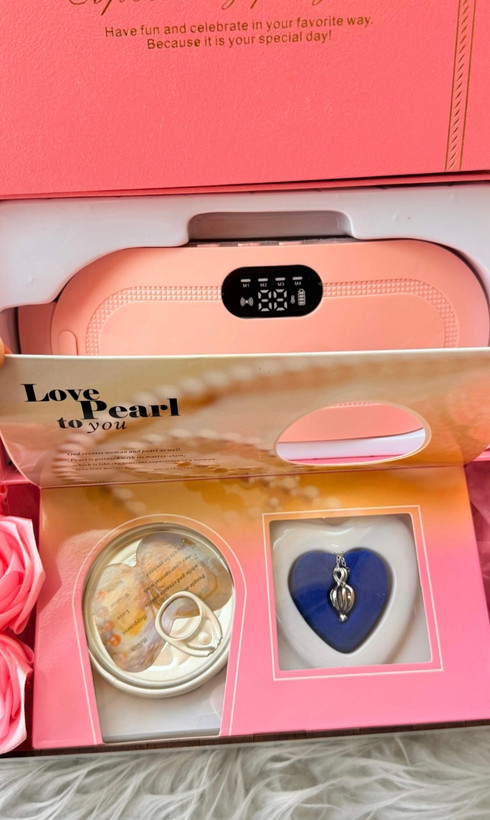 پک هدیه مراقبتی زنانه و دخترانه Lady Comfor pink/ماساژور و گرمکننده به همراه مروارید عشق و باکس گل